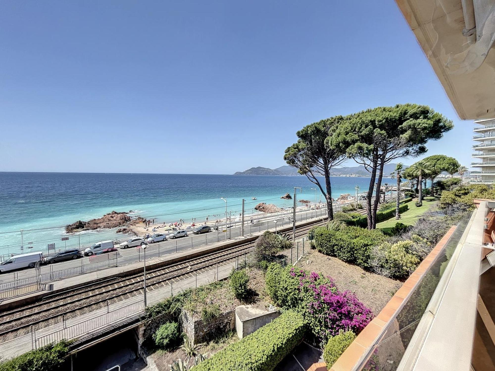 Studio With Beautiful Sea View And Direct Beach Access كان المظهر الخارجي الصورة